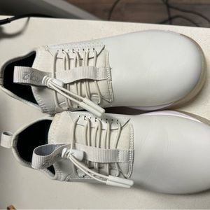 Women’s whites cloves size 7.5 new without box